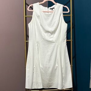 Elegant White Sleeveless Dress
